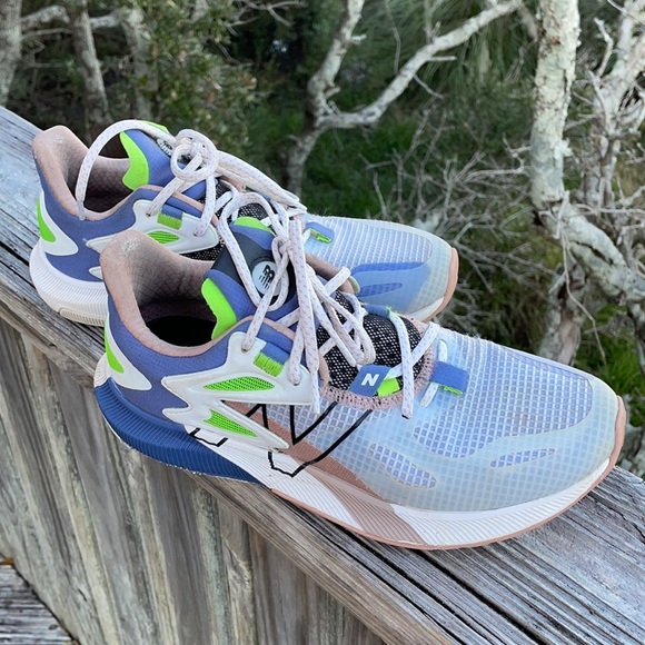 New balance running shoes size 9.5 - Picture 1 of 8